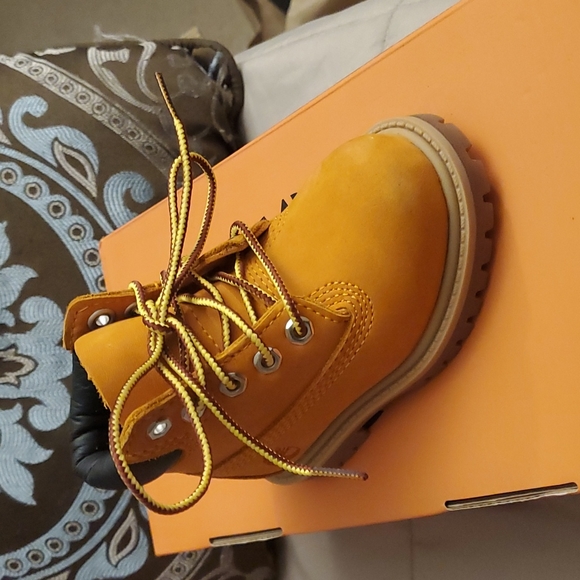 Timberlands - Picture 1 of 6